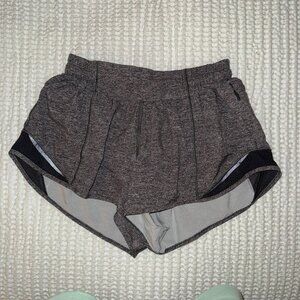 Lululemon Hotty Hot Shorts 2.5"